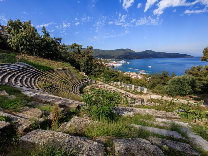 Akropol, Tasos